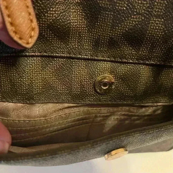 Michael Kors MK initial tote shoulder bag in brown - Picture 5 of 16